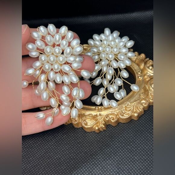 Pearl and Gold Earrings - Picture 7 of 9